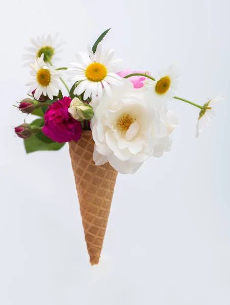 Ice Cream Waffle Cone Bouquet Summer Flowers Roses Daisies Diet — Stock Photo, Image