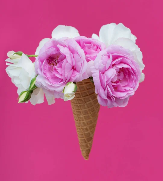 Ice Cream Waffle Cone Bouquet Summer Flowers White Pink Roses — Stock Photo, Image