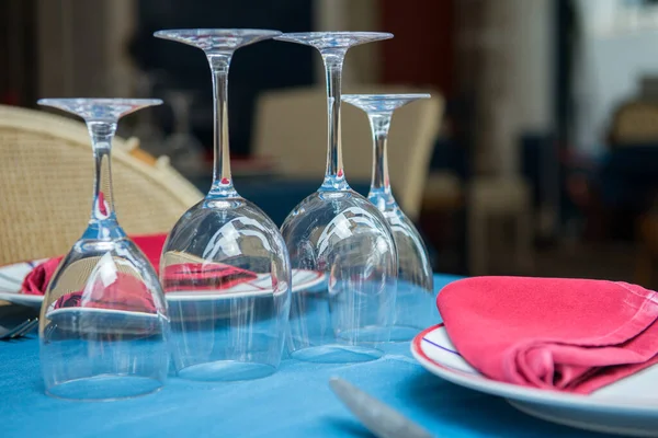 Borden Glazen Bestek Staan Tafels Wachten Bezoekers Het Franse Café — Stockfoto