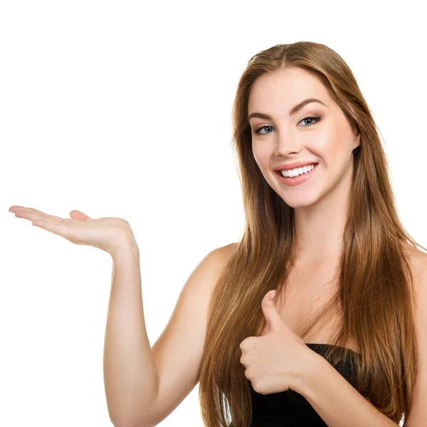 Mujer Atractiva Joven Con Maquillaje Perfecto Cabello Largo Claro Sonriendo —  Fotos de Stock