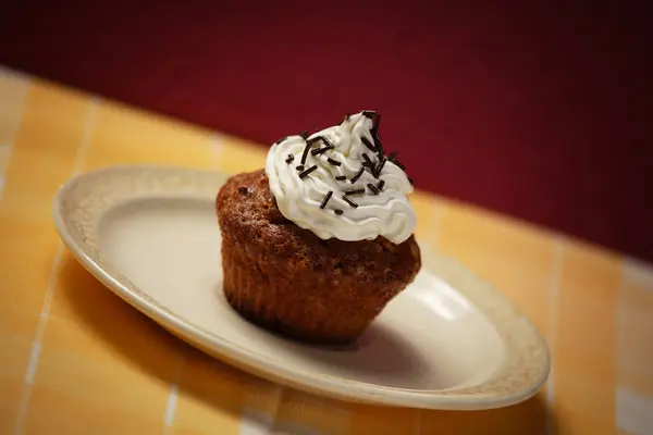 Muffin auf einem Teller — Stockfoto