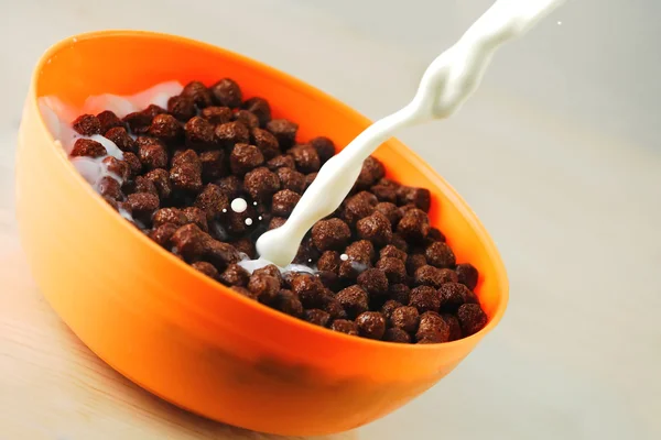 Salpicadura de leche de cereales — Foto de Stock