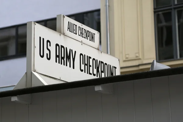 Checkpoint Charlie - 01