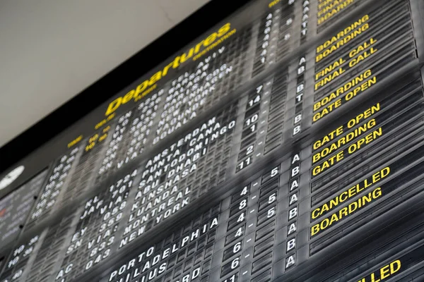 Embarque Aeroporto Terminal Com Informações Voo — Fotografia de Stock