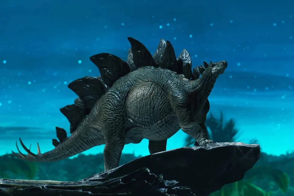 Dinozor Görüntüleme Stegosaurus Dağın Tepesinde — Stok fotoğraf