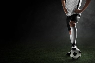Profesyonel futbolcu iş başında.
