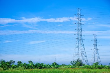 yüksek gerilim kuleleri.