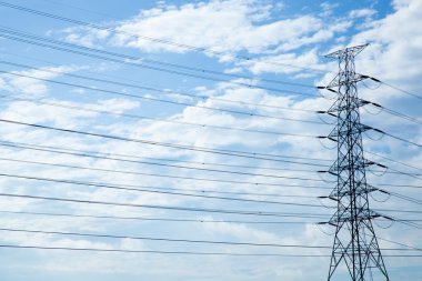 yüksek gerilim kuleleri.