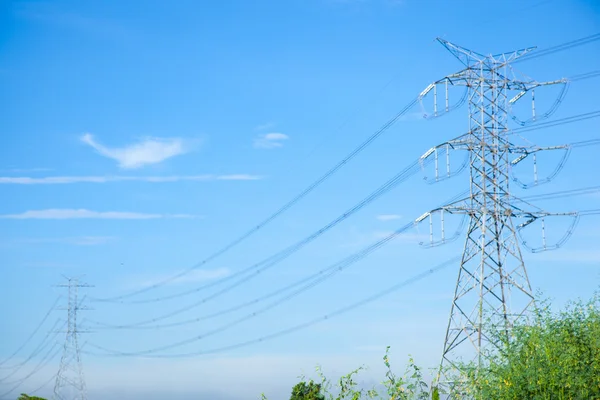 Hochspannungsmasten. — Stockfoto