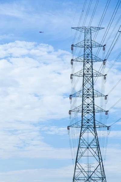 Hoogspanning torens. — Stockfoto