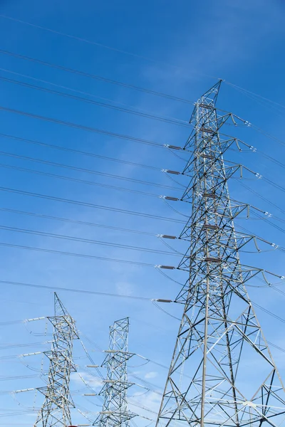 Hoogspanning torens. — Stockfoto