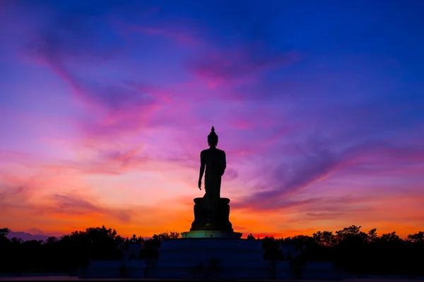 Buddha vid solnedgången. — Stockfoto