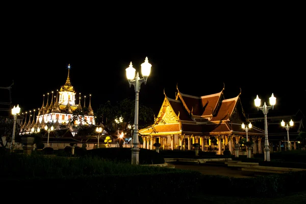 Temple et palais. La nuit . — Photo