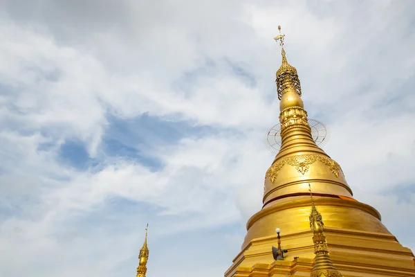 Złota pagoda. — Zdjęcie stockowe