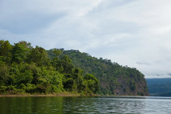 Sky, mountains and rivers. — Stock Photo, Image