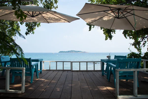 Restaurant by the sea. — Stock Photo, Image