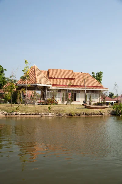 Haus am Wasser. — Stockfoto