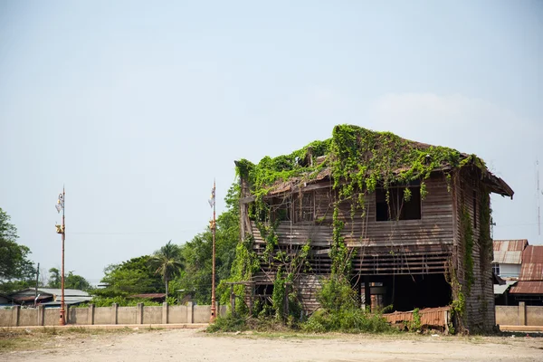 Old wooden house. — Stock Photo, Image