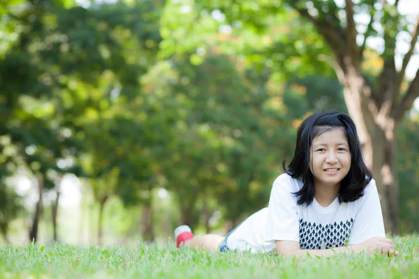 Asian teen girl. — Stock Photo, Image