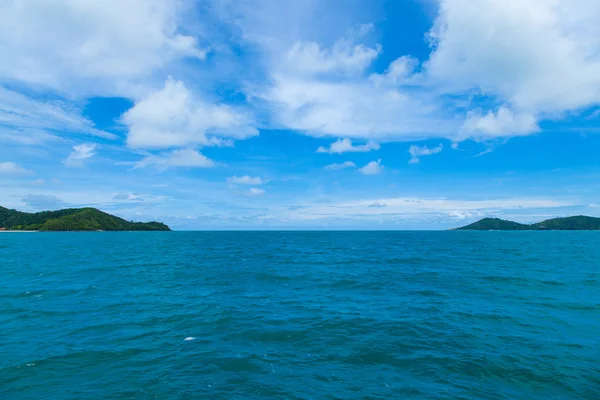 Ég, a tenger és a szigetek. — Stock Fotó