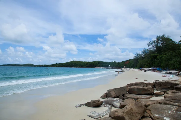 Felsen am Strand Sand. — Stockfoto