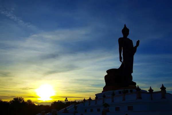 Silhouette del Grande Buddha . — Foto Stock