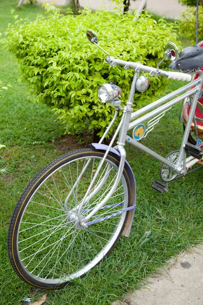 Old bike. — Stock Photo, Image