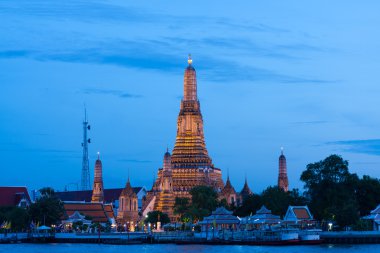 WAT arun, gece.