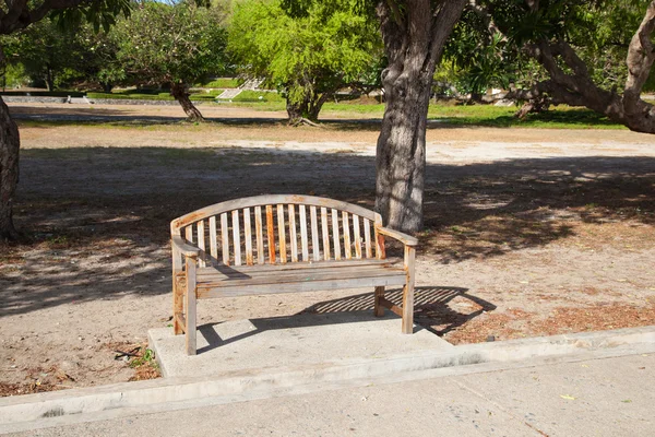 Banco no parque. — Fotografia de Stock