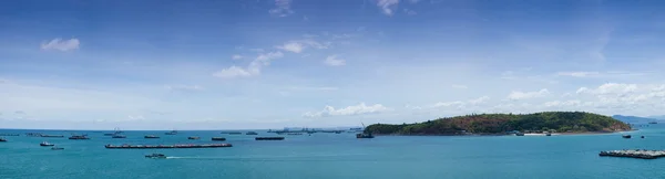 Panorama kargo gemisi denizde. — Stok fotoğraf