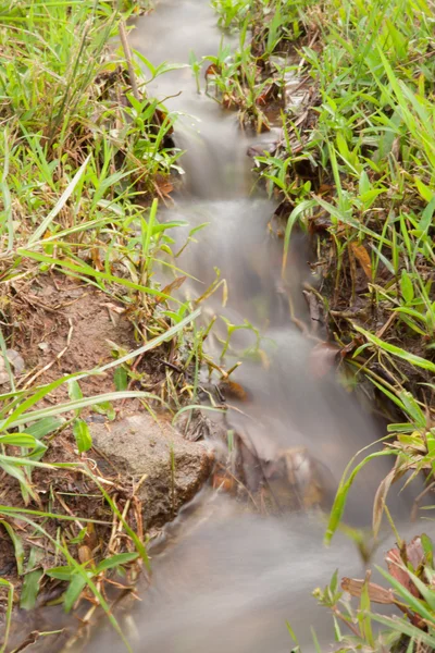 Vatten flöde banor — Stockfoto