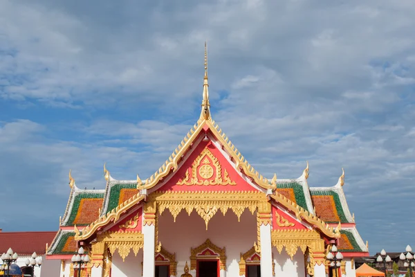 Tempel deuren en dak — Stockfoto