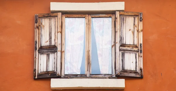 Viejas ventanas de madera — Foto de Stock