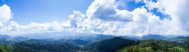 Panorama mountain ve gökyüzü.