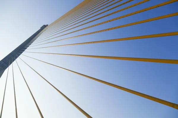 Schlingen ist die Struktur der Brücke. — Stockfoto