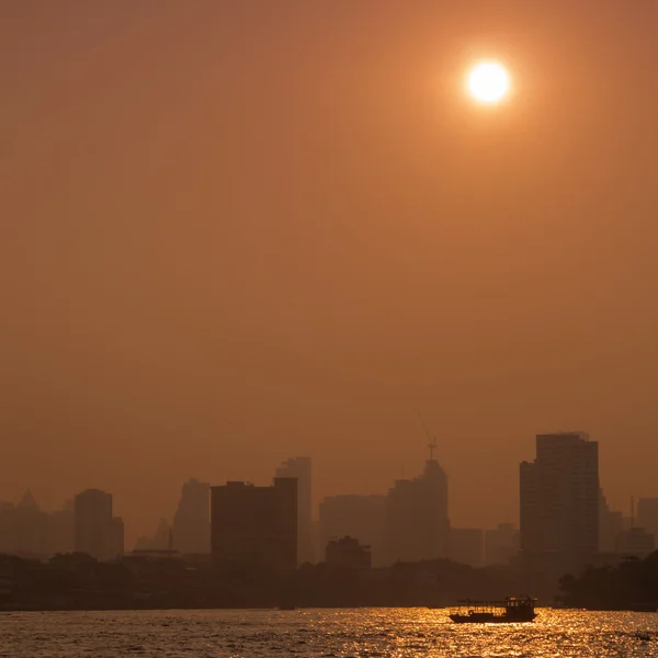 Lodní doprava na řece, Bangkoku. — Stock fotografie