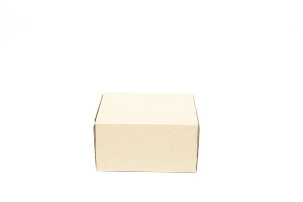 Caja de papel marrón sobre fondo blanco. —  Fotos de Stock