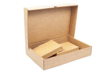 kahverengi kağıt kutusu açık.