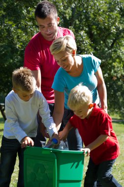 Aile şişeleri geri dönüşüm