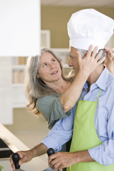 Senior koppel koken — Stockfoto