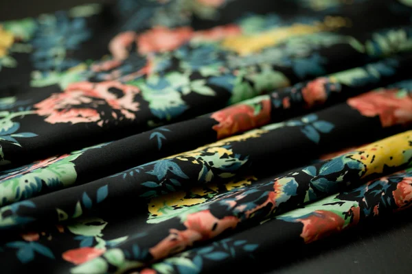 Черный нежный цвет текстиля, элегантность рябь материала — стоковое фото