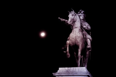 Versailles gece heykel Anıtı