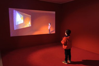 reflection on the screen, red, small boy, Strasbourg Museum of Modern and Contemporary Art