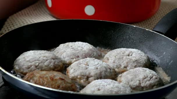 Boulettes de viande rôties — Video