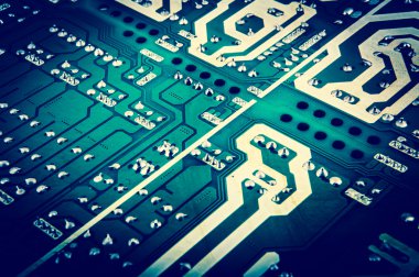 Elektronik devre kartına yakın çekim