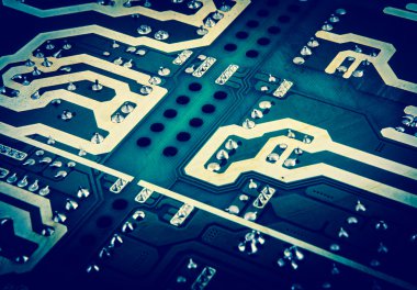 Elektronik devre kartına yakın çekim