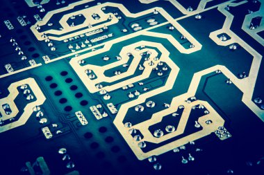 Elektronik devre kartına yakın çekim