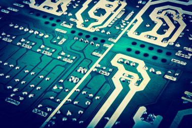 Elektronik devre kartına yakın çekim