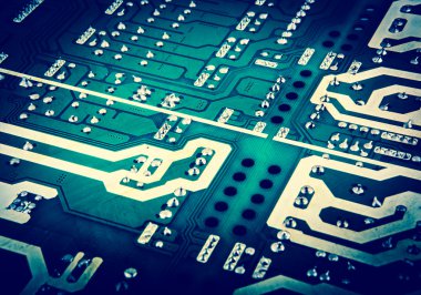 Elektronik devre kartına yakın çekim