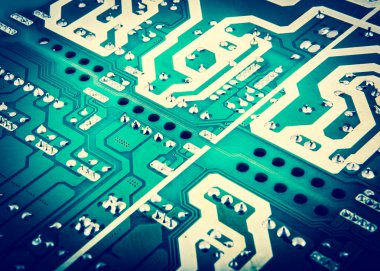 Elektronik devre kartına yakın çekim